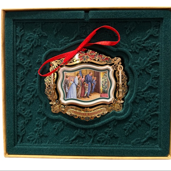 White House Christmas Ornament 2011 - Picture 2 of 5